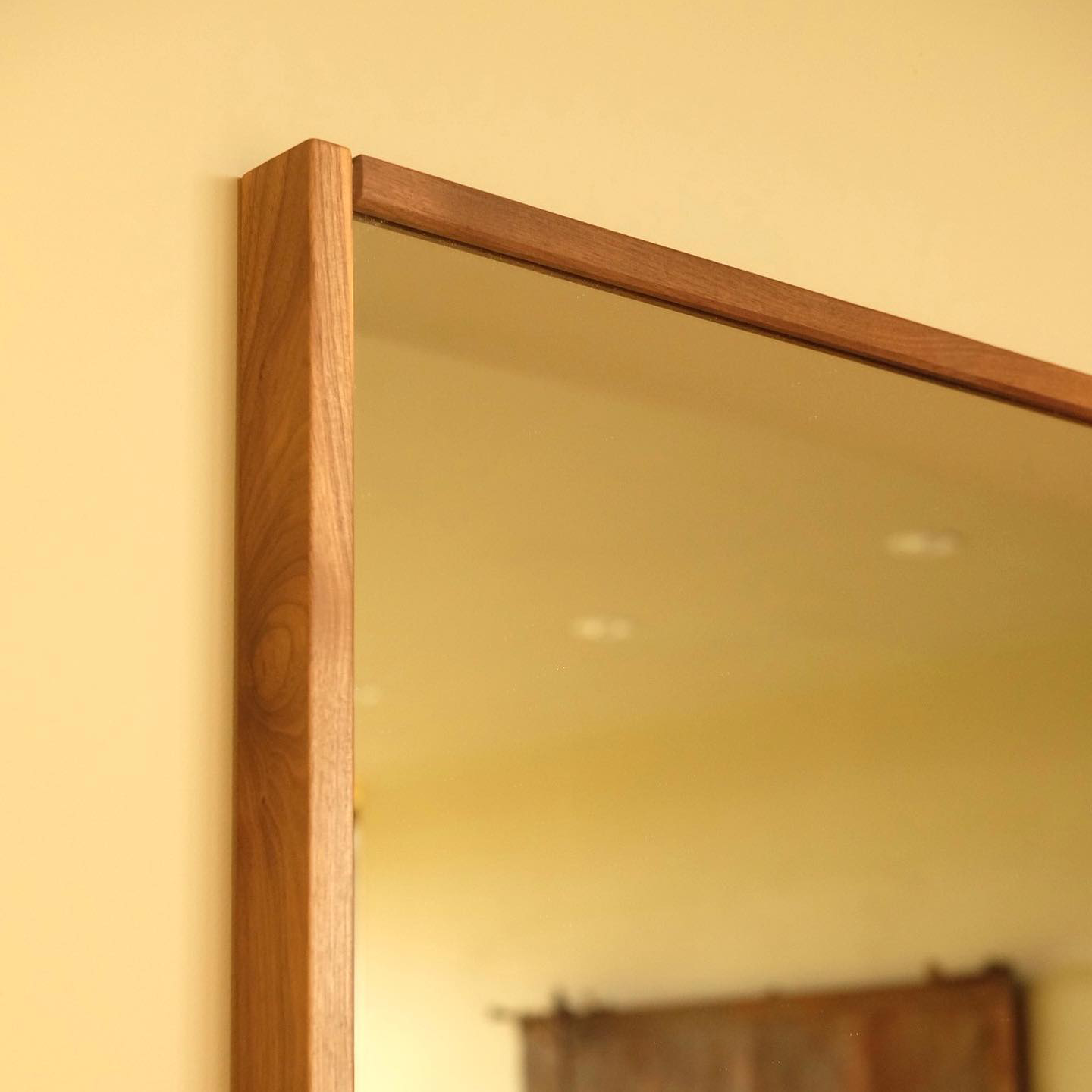 Breeze Mirror
