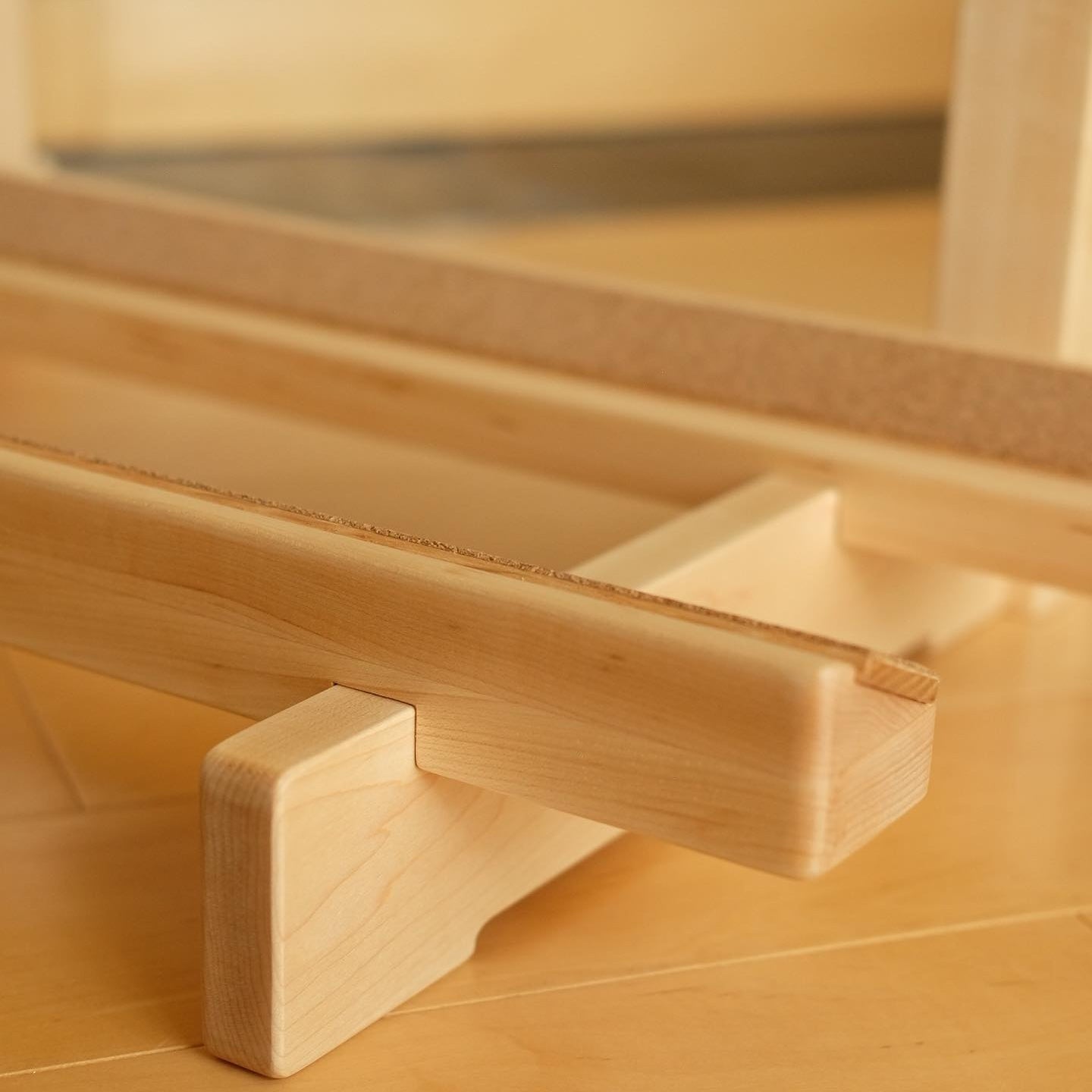 Court Guitar Rack