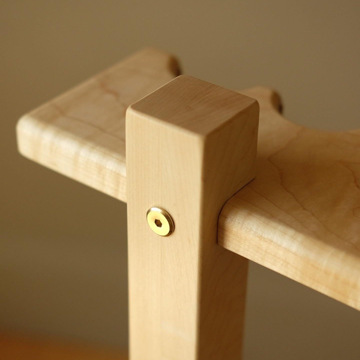Court Guitar Rack