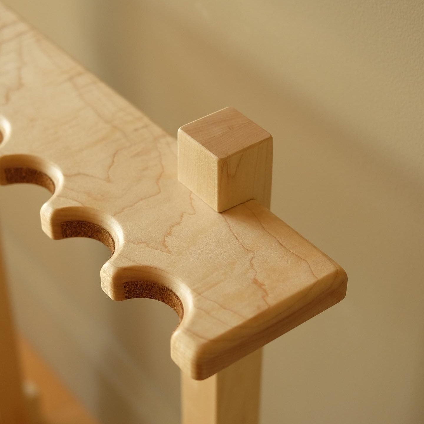 Court Guitar Rack